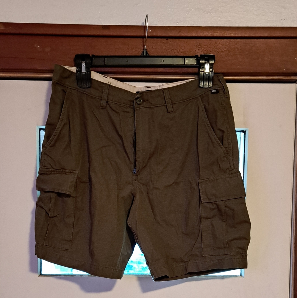 Vans cargo shorts 36